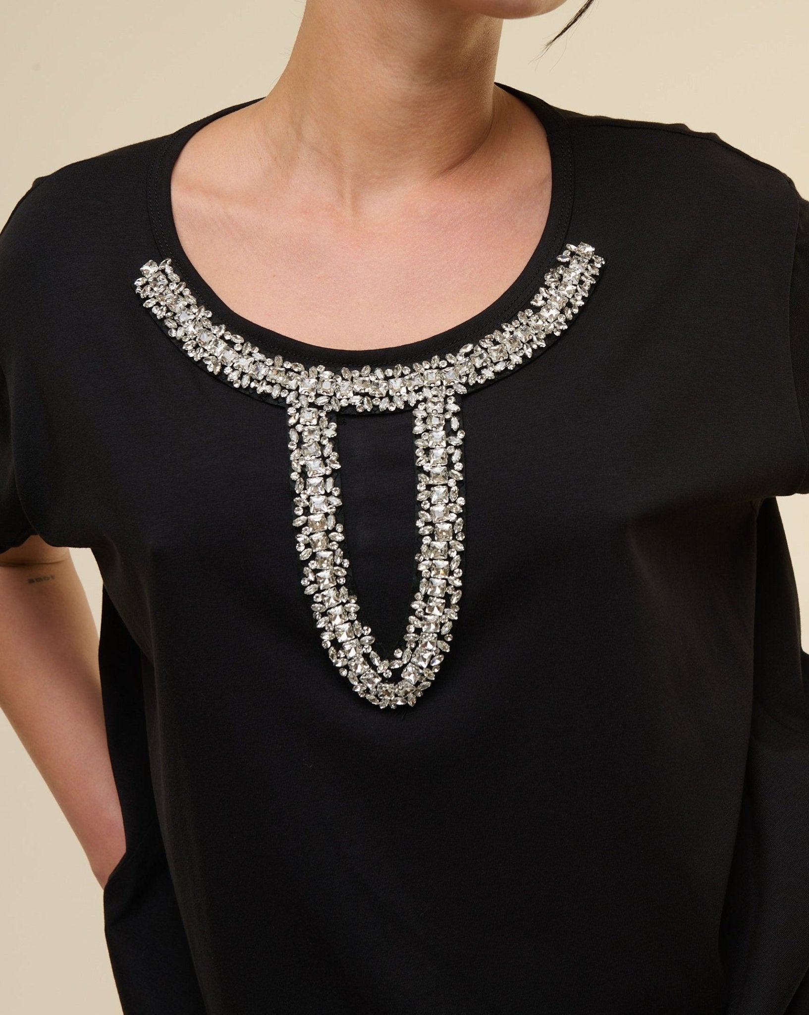 T-Shirt Nera Emyly - 22 Spazio Boutique