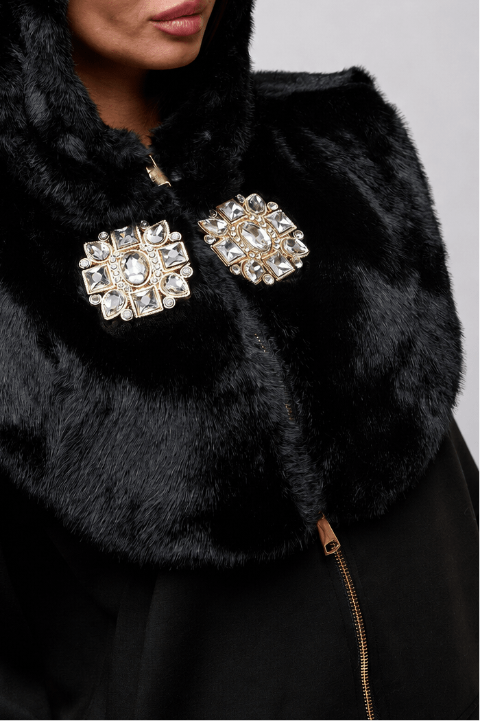 Completo Lux Nero con Cappuccio Gioiello e Dettaglio in Pizzo - spazio ventidue